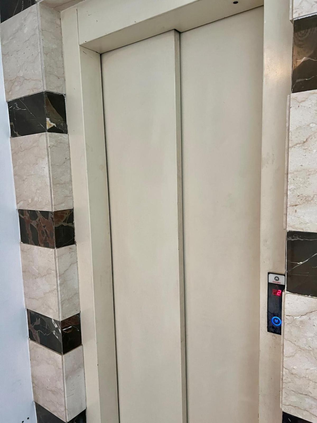 Saket 54 - Entire 4 Bhk * New Delhi