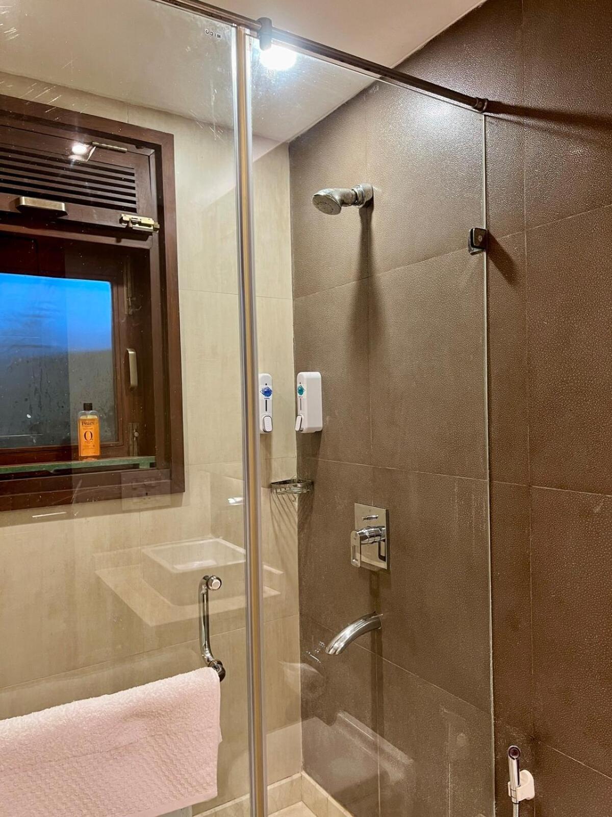 Saket 54 - Entire 4 Bhk New Delhi